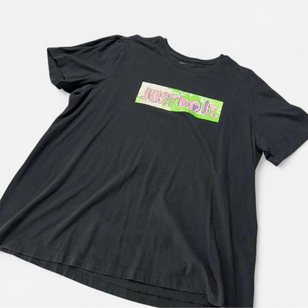 Nike Just Do It Mens Black Tropical Surf Graphic T-Shirt Palm Tree Short Sleeve